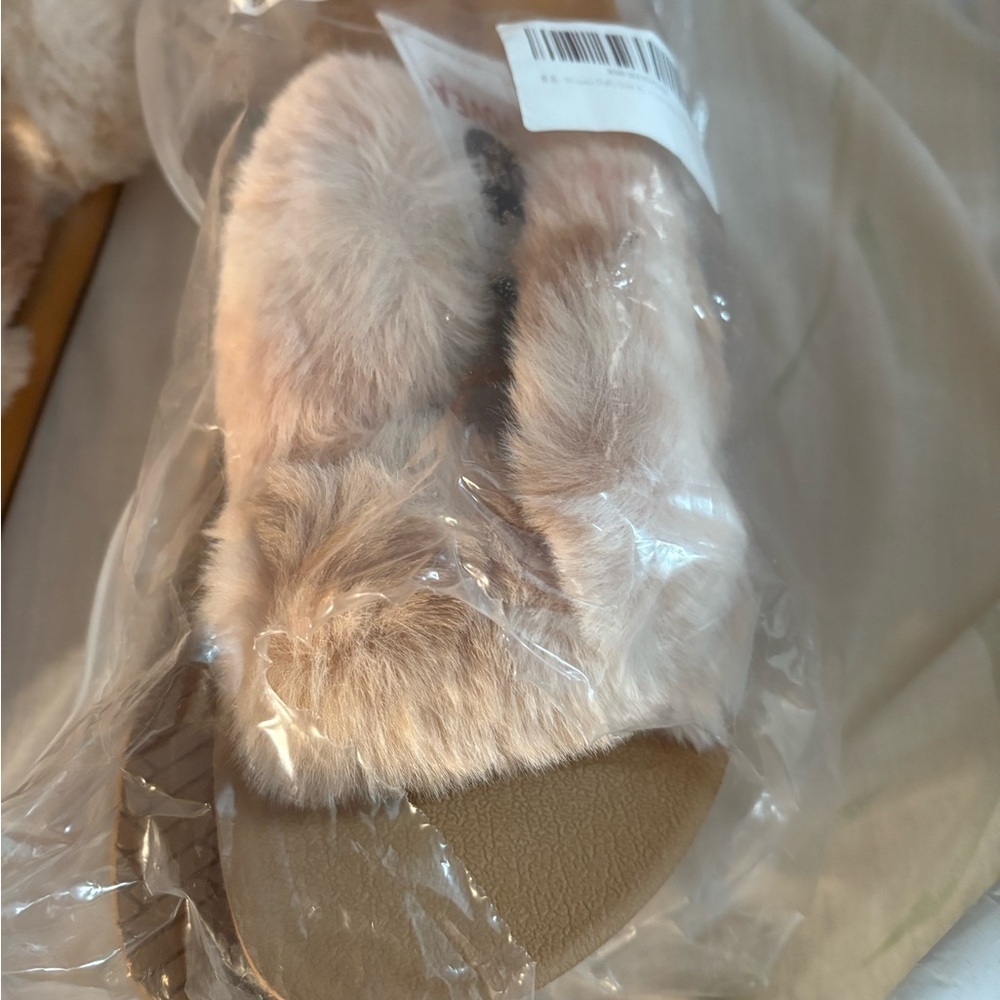 NWT-Vovea furry slides slip-on shoes plush crossover straps flat anti-slip sole - Picture 7 of 8